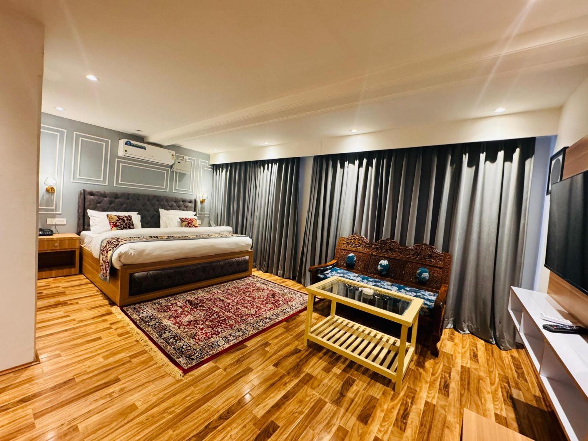 De Elaaf The Luxury Stay Srīnagar Eksteriør billede