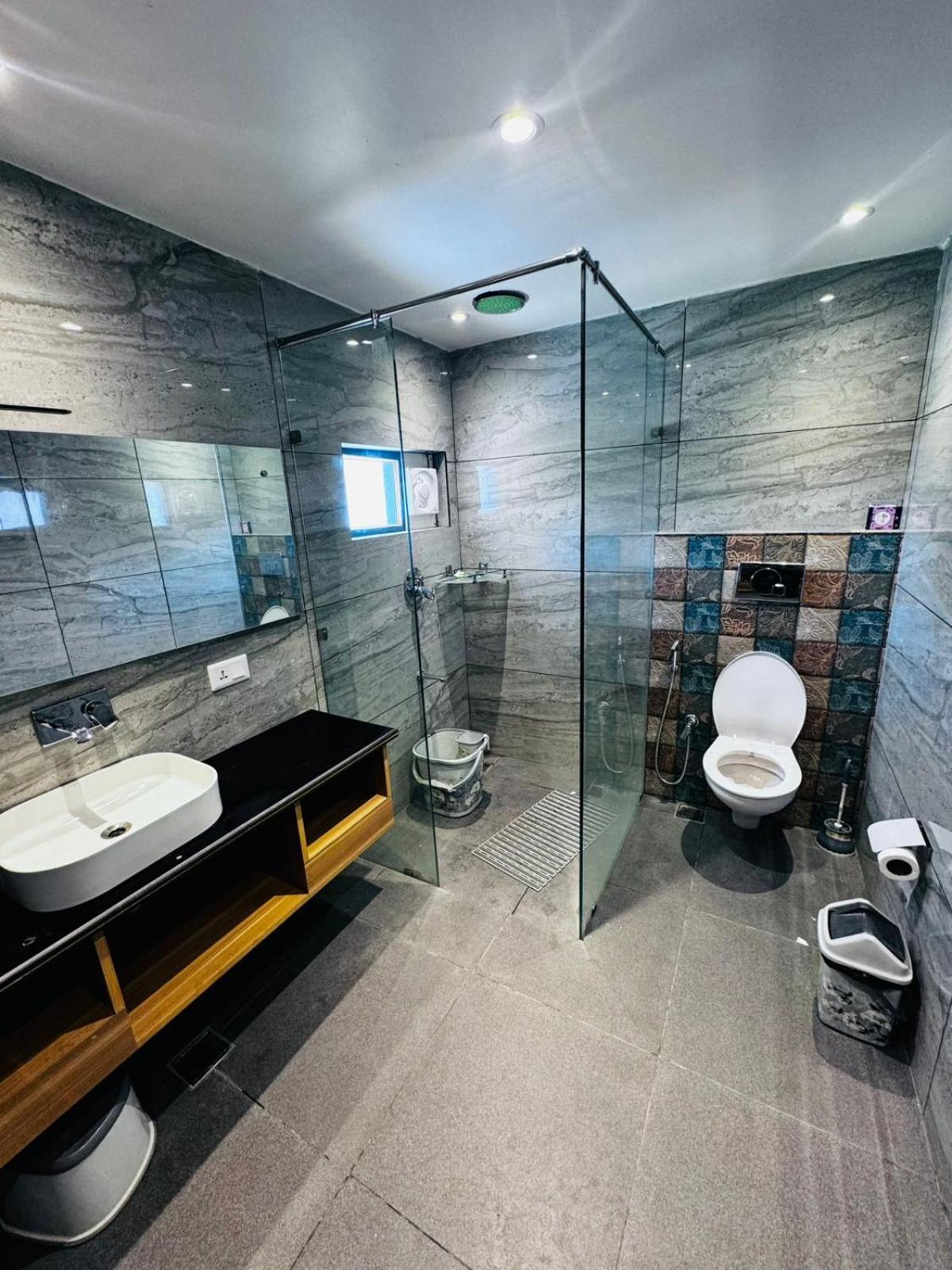 De Elaaf The Luxury Stay Srīnagar Eksteriør billede