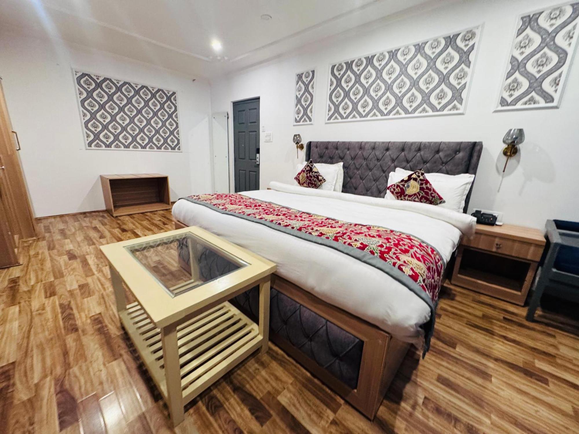 De Elaaf The Luxury Stay Srīnagar Eksteriør billede