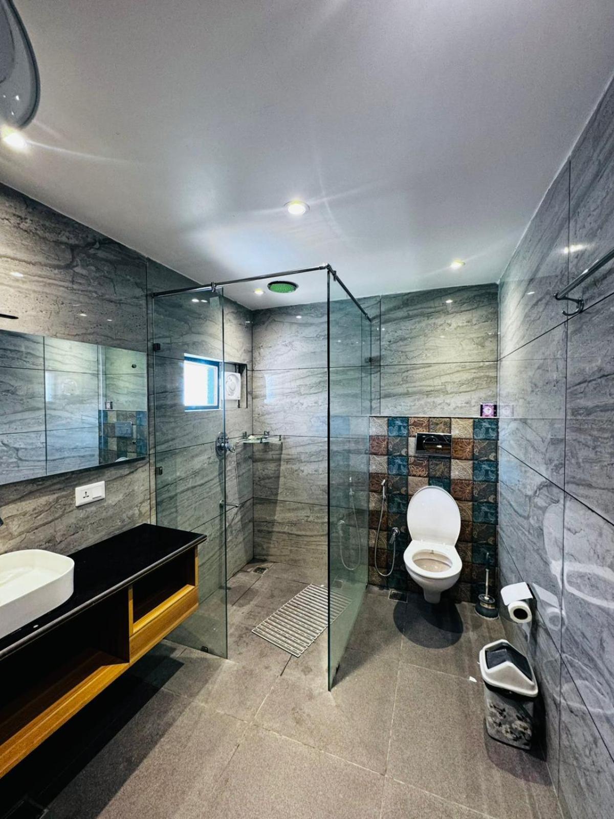 De Elaaf The Luxury Stay Srīnagar Eksteriør billede