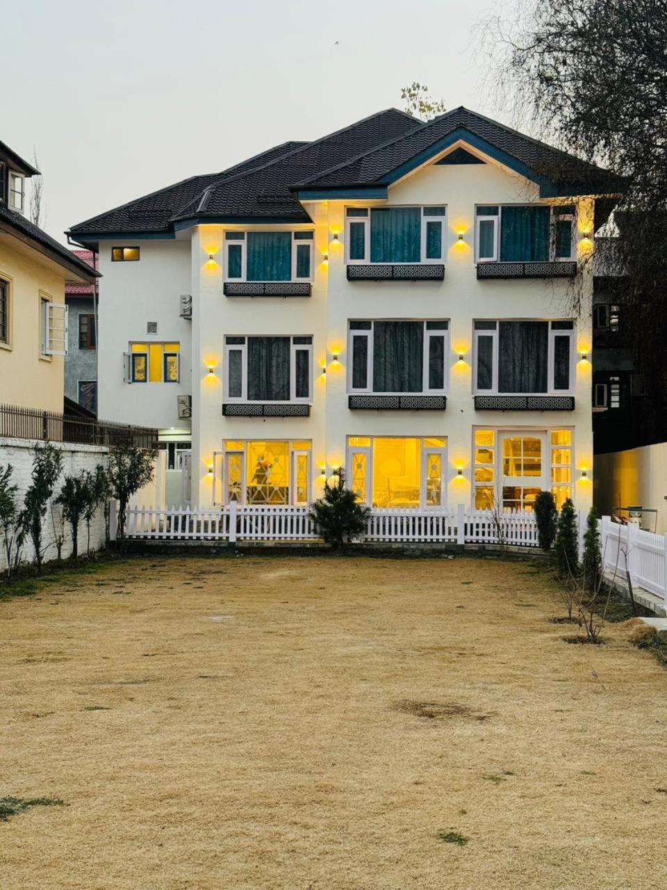 De Elaaf The Luxury Stay Srīnagar Eksteriør billede