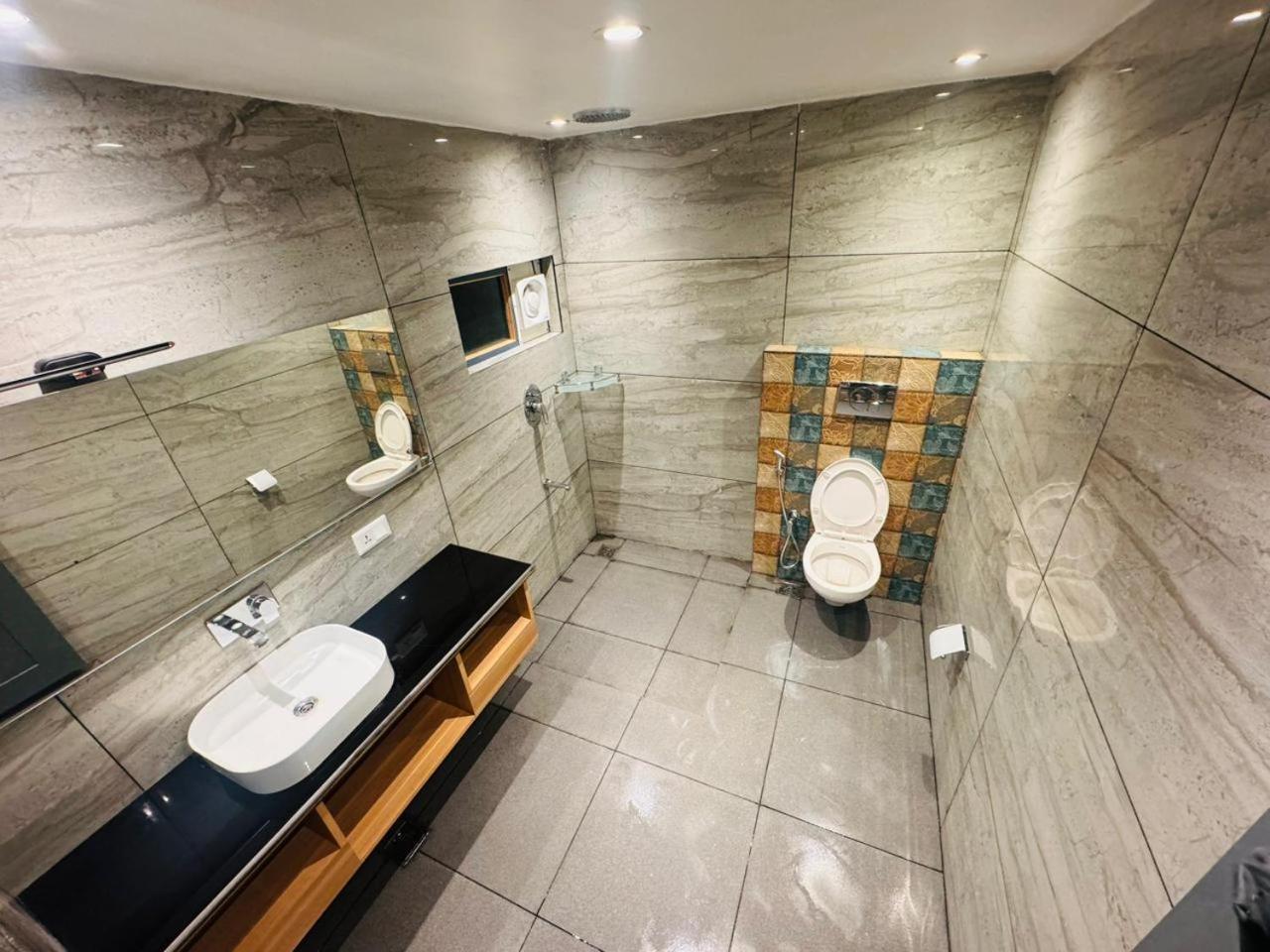De Elaaf The Luxury Stay Srīnagar Eksteriør billede
