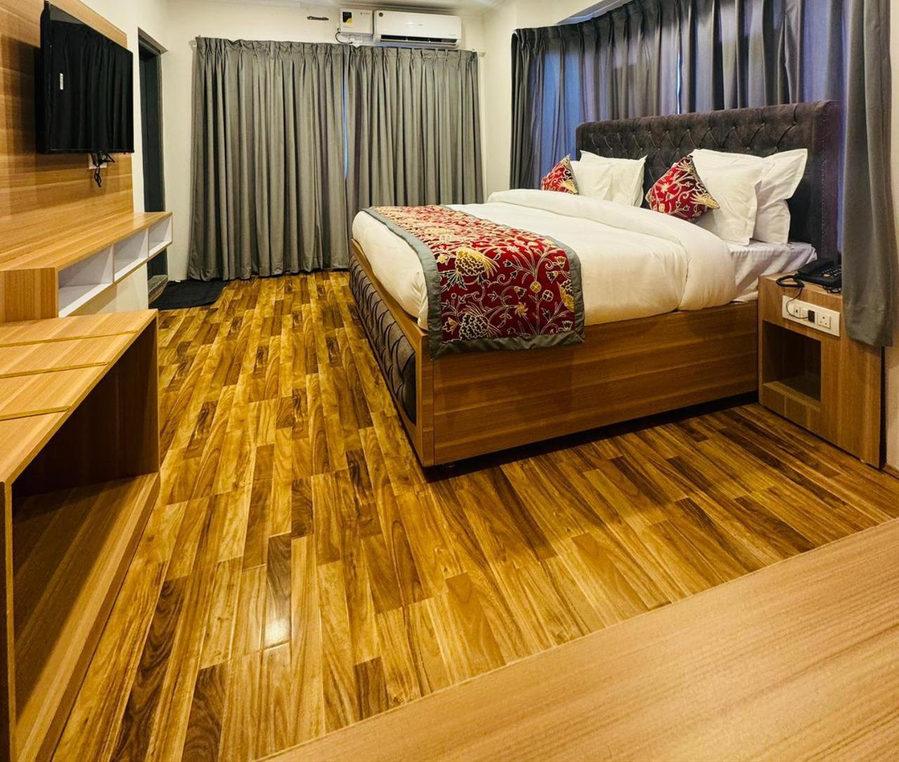 De Elaaf The Luxury Stay Srīnagar Eksteriør billede