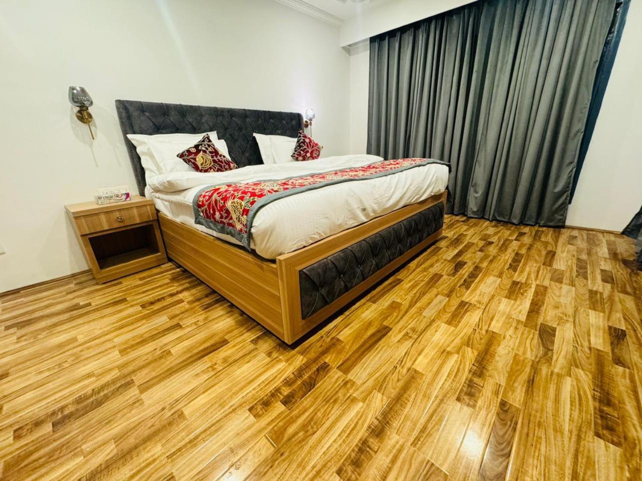 De Elaaf The Luxury Stay Srīnagar Eksteriør billede
